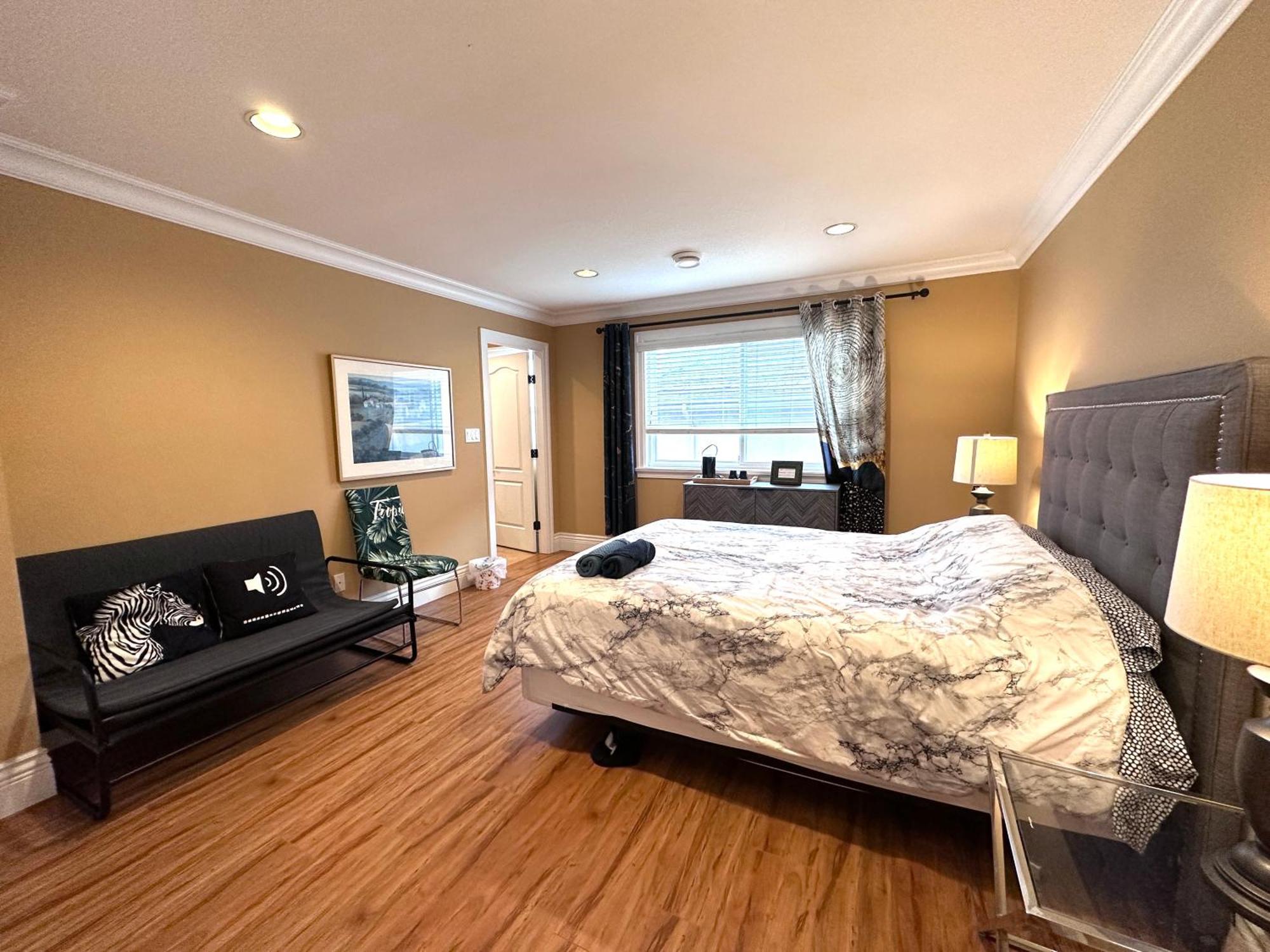 Vancouver Luxury Homestay Richmond Exterior photo